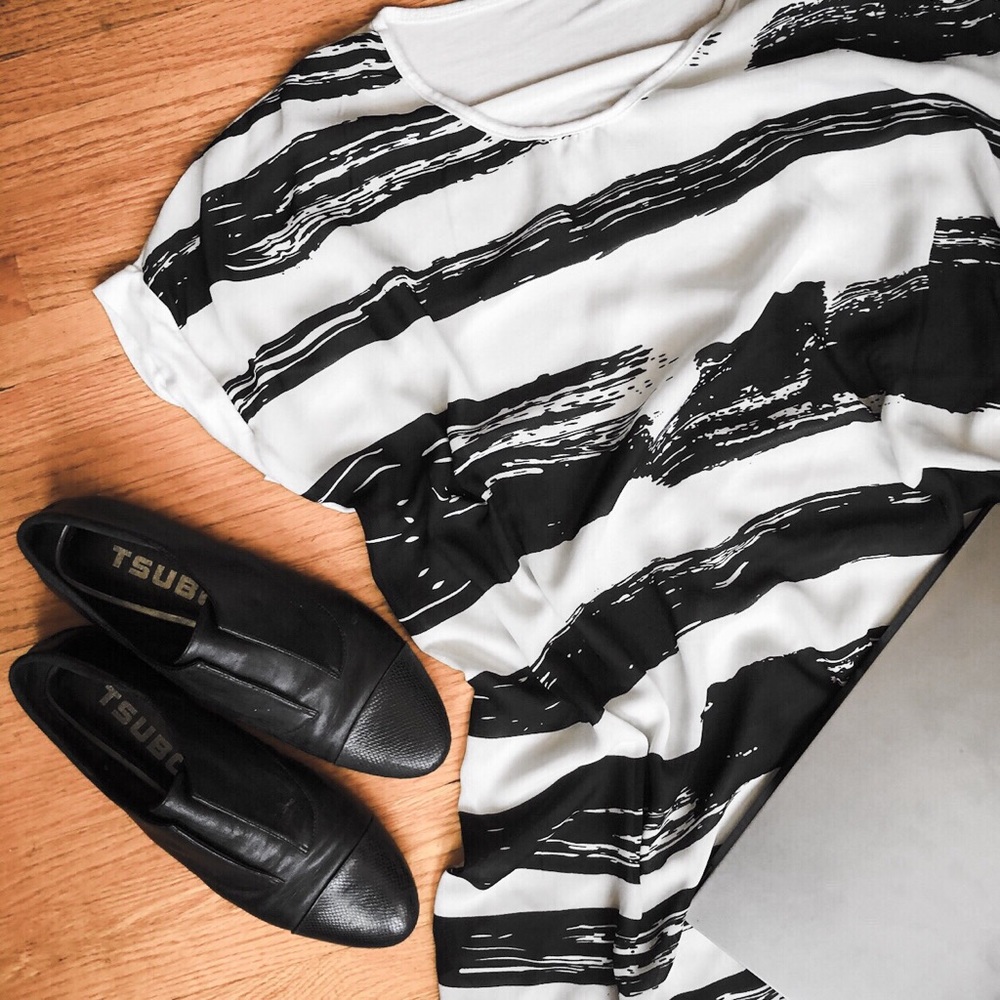 Black & White Graphic Mini Dress / Tunic